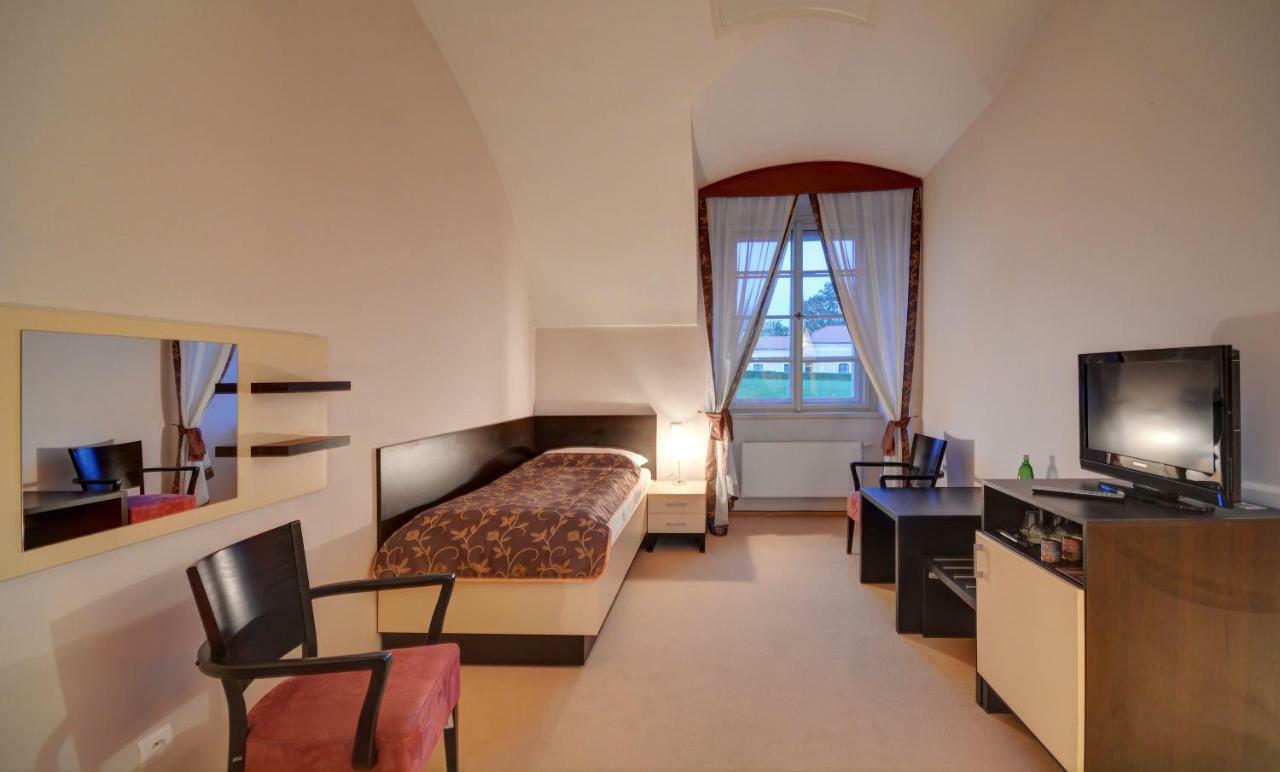 Chateau Liblice Byšice Eksteriør billede